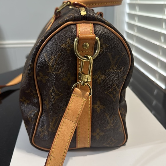 Louis Vuitton Brown Satchel with Structured Shape and Leather Material - Picture 4 of 6